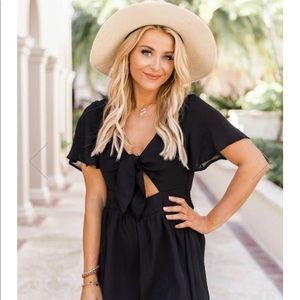 💎NWOT💎 Pink Lily Romper